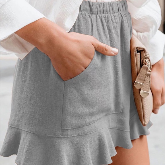 Woman’s Cargo Ruffle Shorts - Picture 7 of 8